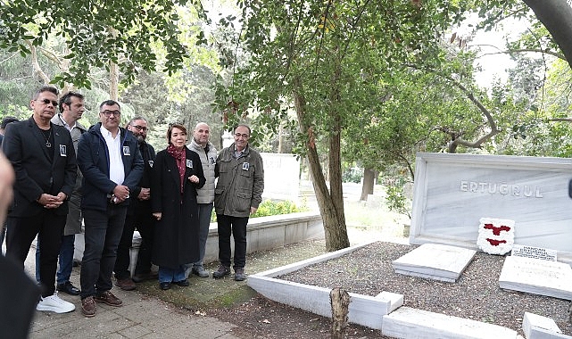 İstanbul Büyükşehir Belediyesi Şehir Tiyatroları, kurucusu, oyuncu, yazar, çevirmen, tiyatro ve sinema yönetmeni Muhsin Ertuğrul’u, ölümünün 45. yıl dönümünde kabri başında andı