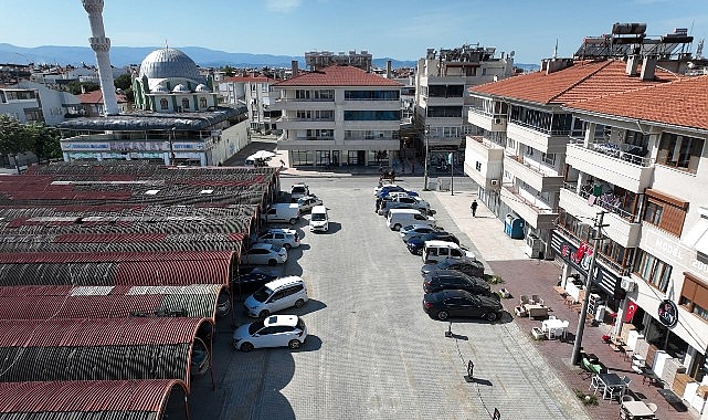 Akçay Mahallesi’nde Kapalı Pazaryeri Çevresi Yenilendi