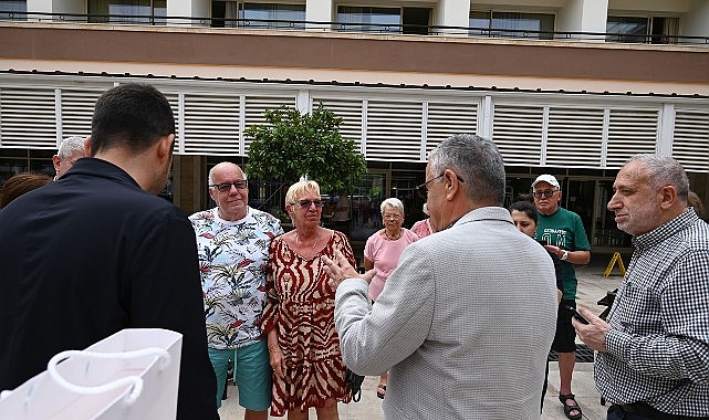 Alman çifte Başkan Topaloğlu’ndan teşekkür plaketi